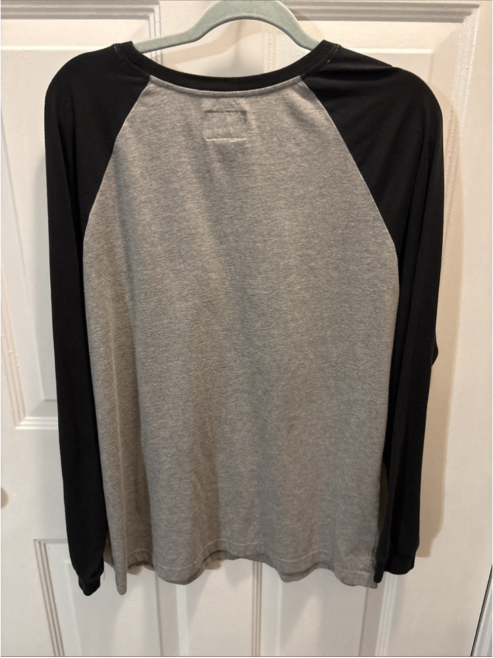hippy tree long sleeve Gray/black Tee Mountains/pine Trees L.argue.  1002 - Picture 5 of 8